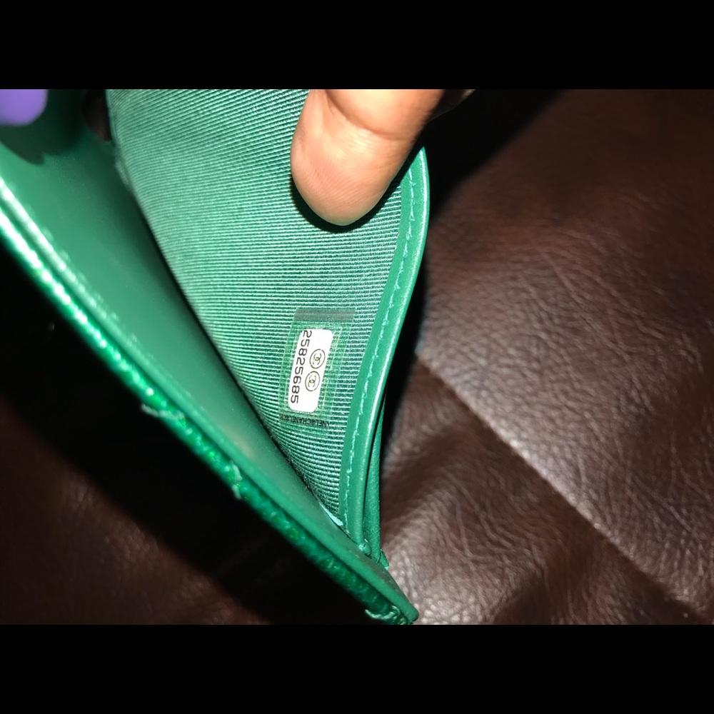 Chanel Emerald Green Wallet - Picture 4 of 7